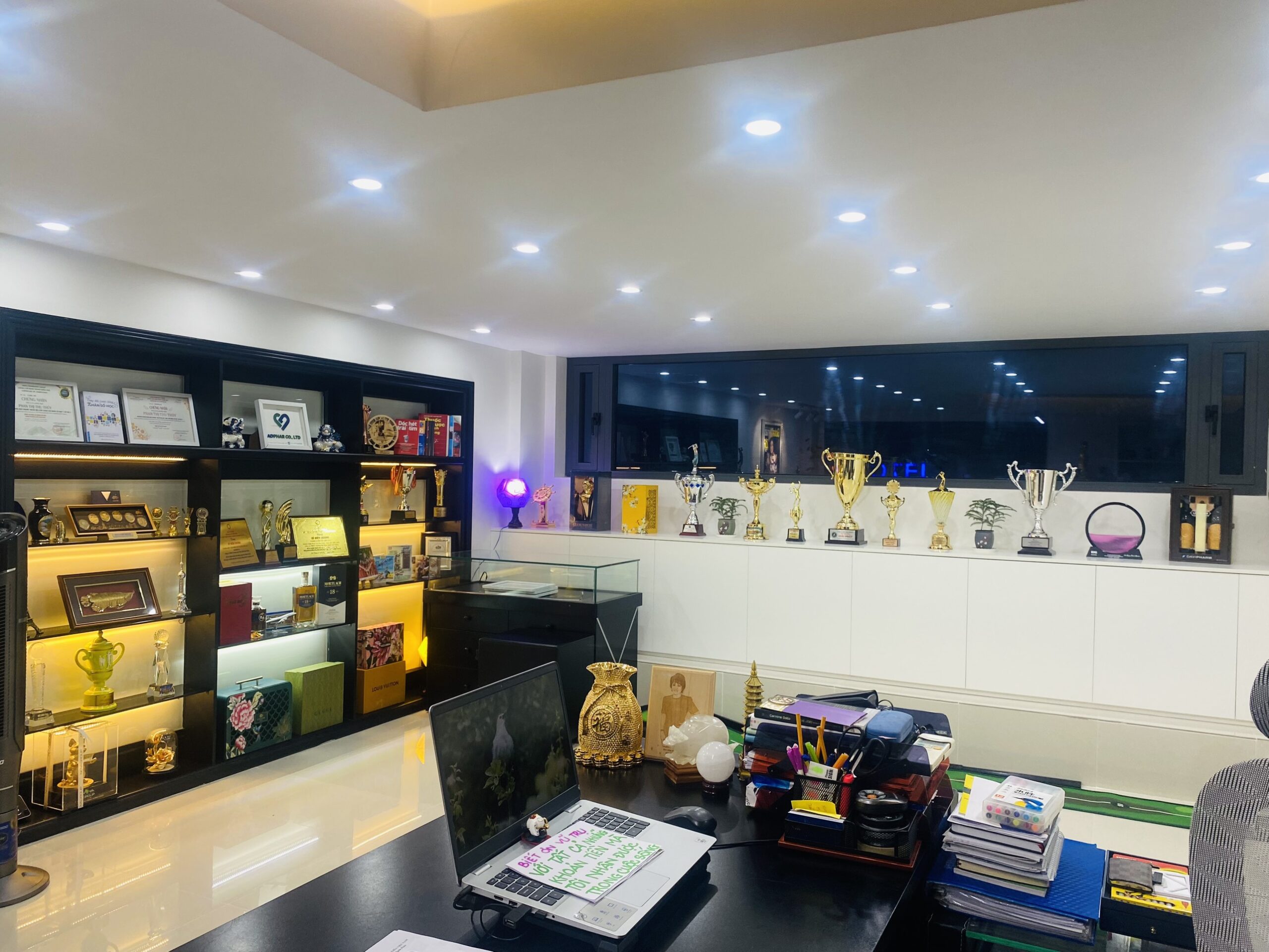 VĂN PHÒNG AD PHARCO 77 z4496915685906 3226a288997791bc10d887d7aa34298a scaled